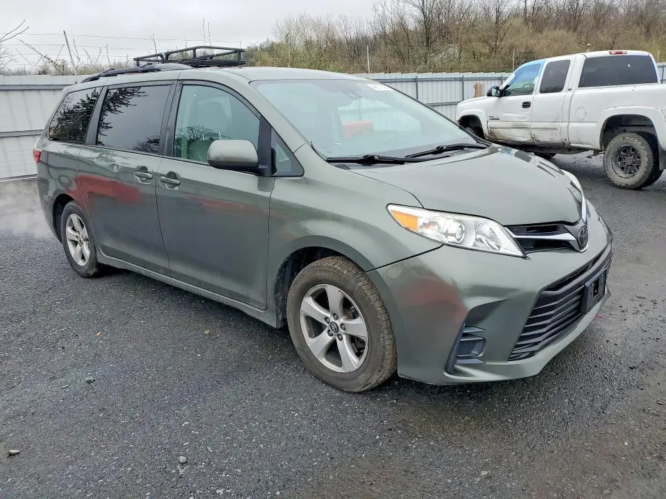 2020 TOYOTA SIENNA LE 8-PASSENGER  