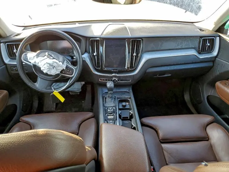 2019 VOLVO XC60 T5 MOMENTUM  
