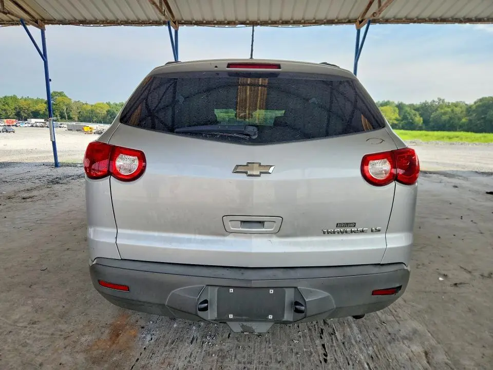 2011 CHEVROLET TRAVERSE LS  