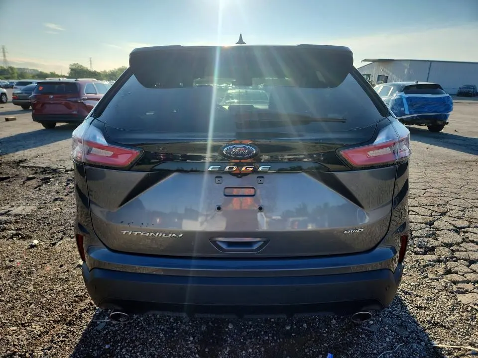 2022 FORD EDGE TITANIUM  
