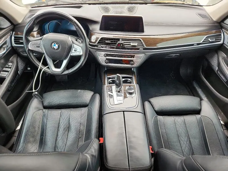 2016 BMW 750 XI  