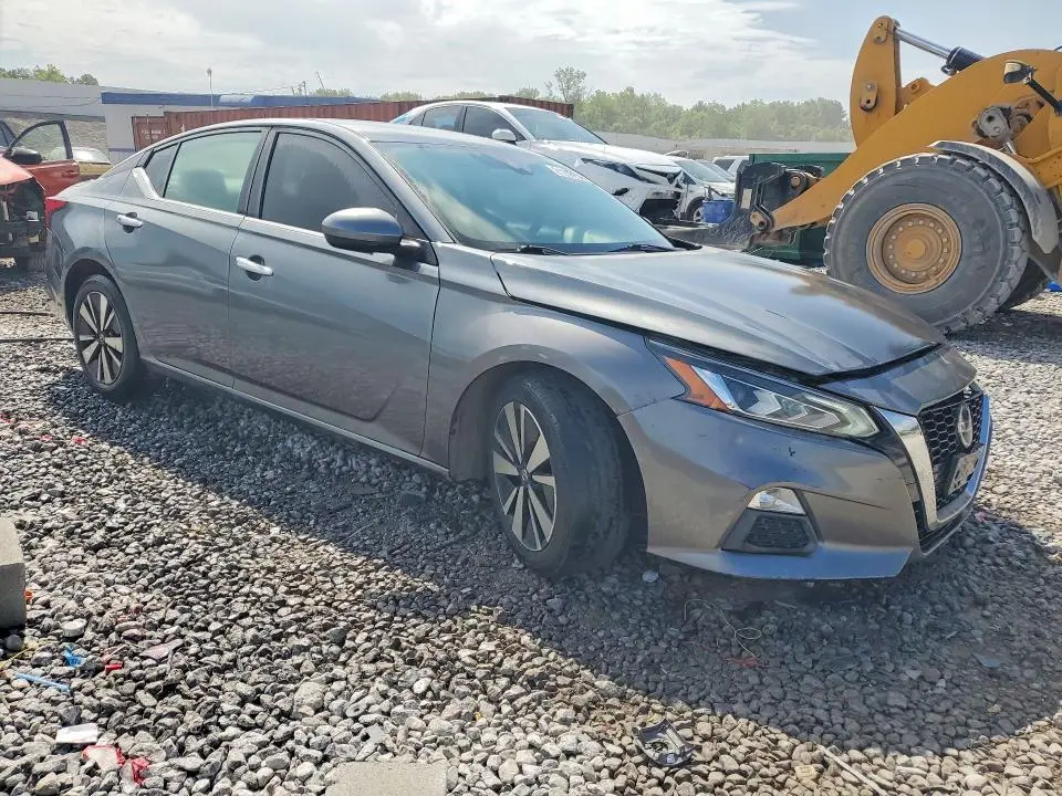 2021 NISSAN ALTIMA SV  