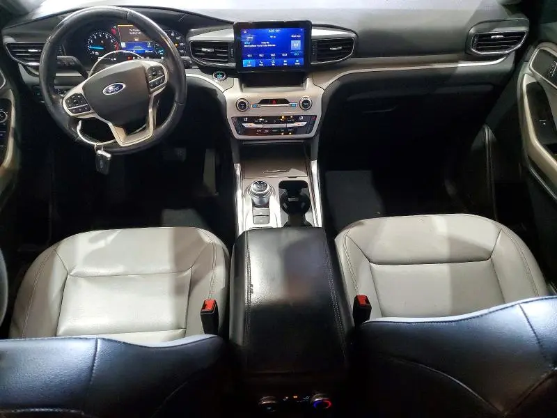 2021 FORD EXPLORER XLT  