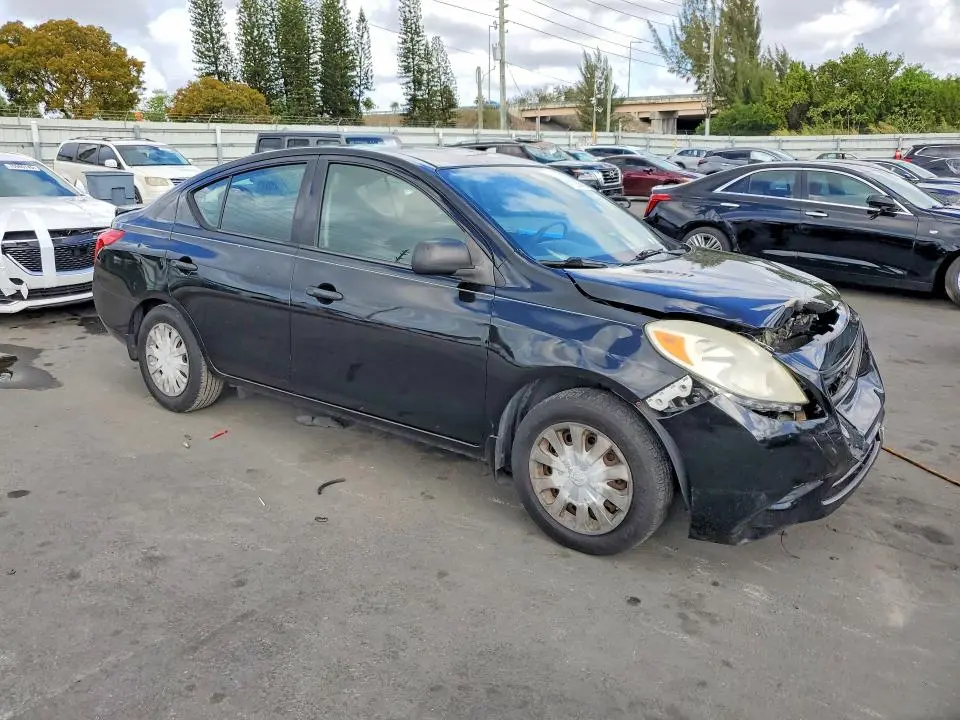 2013 NISSAN VERSA 1.6 S  