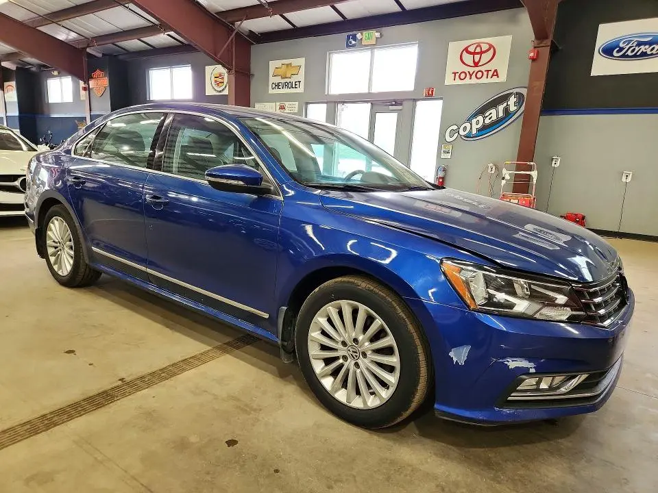 2016 VOLKSWAGEN PASSAT SE  