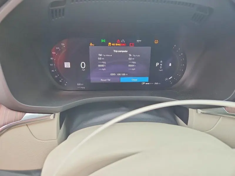 2022 VOLVO XC60 B5 MOMENTUM  
