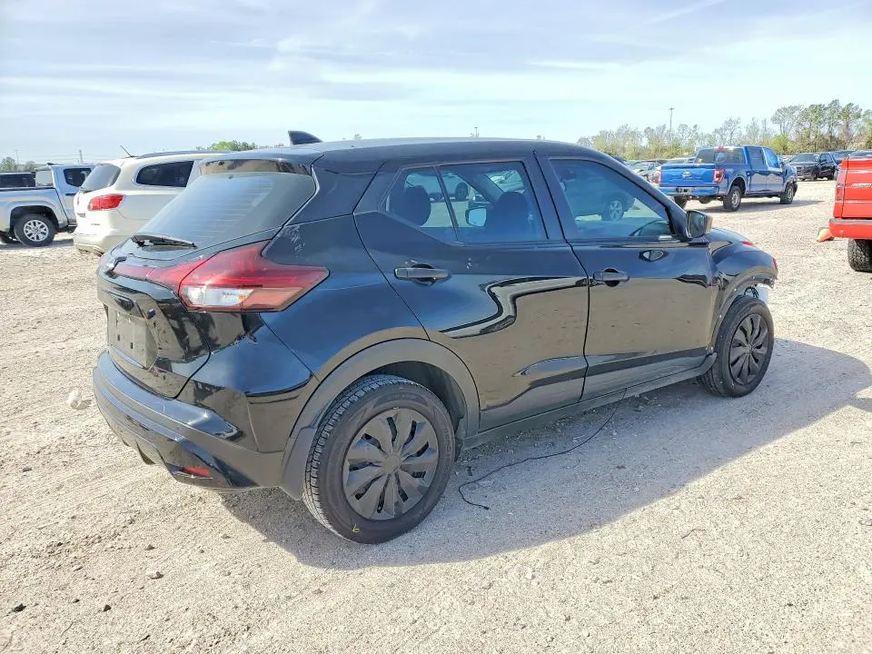 2024 NISSAN KICKS S  