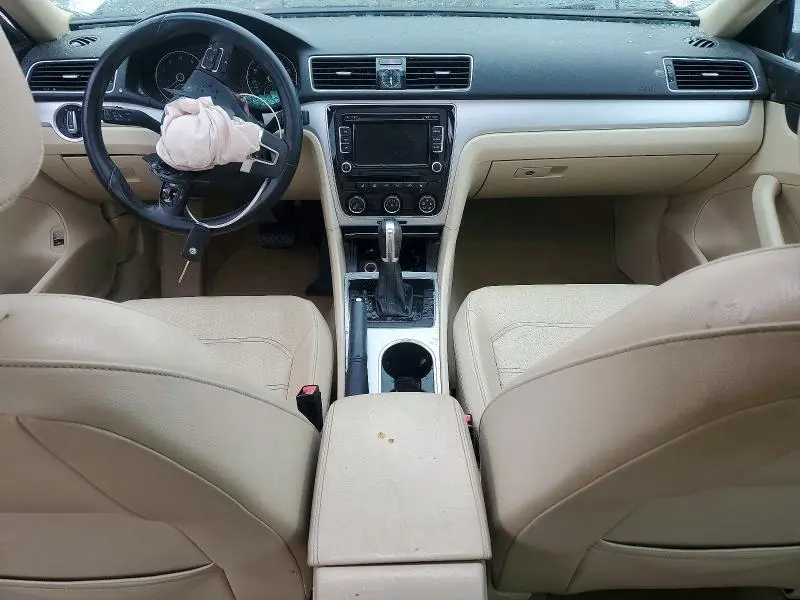 2013 VOLKSWAGEN PASSAT SE  