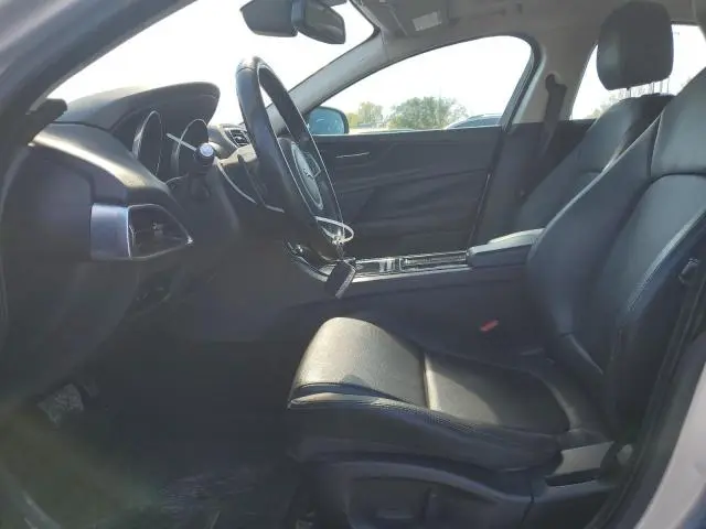 2018 JAGUAR XE PREMIUM  