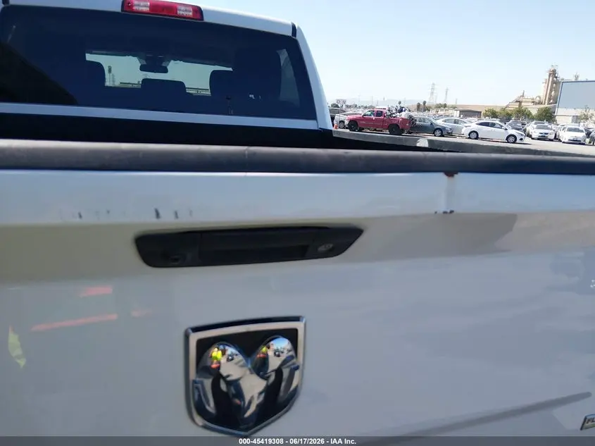 2018 RAM 1500 TRADESMAN  4X2 5'7 BOX