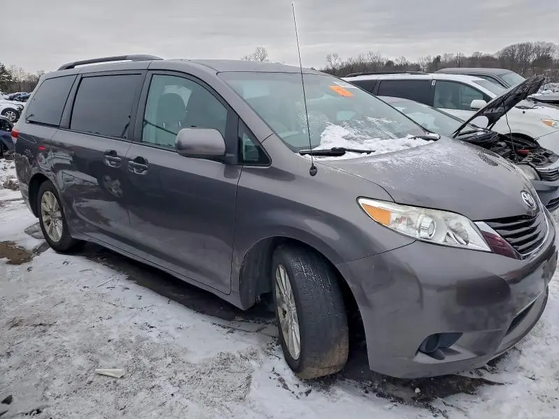 2012 TOYOTA SIENNA LE  
