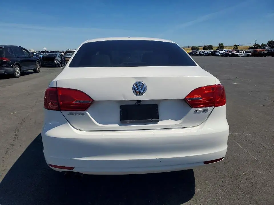 2012 VOLKSWAGEN JETTA SE  