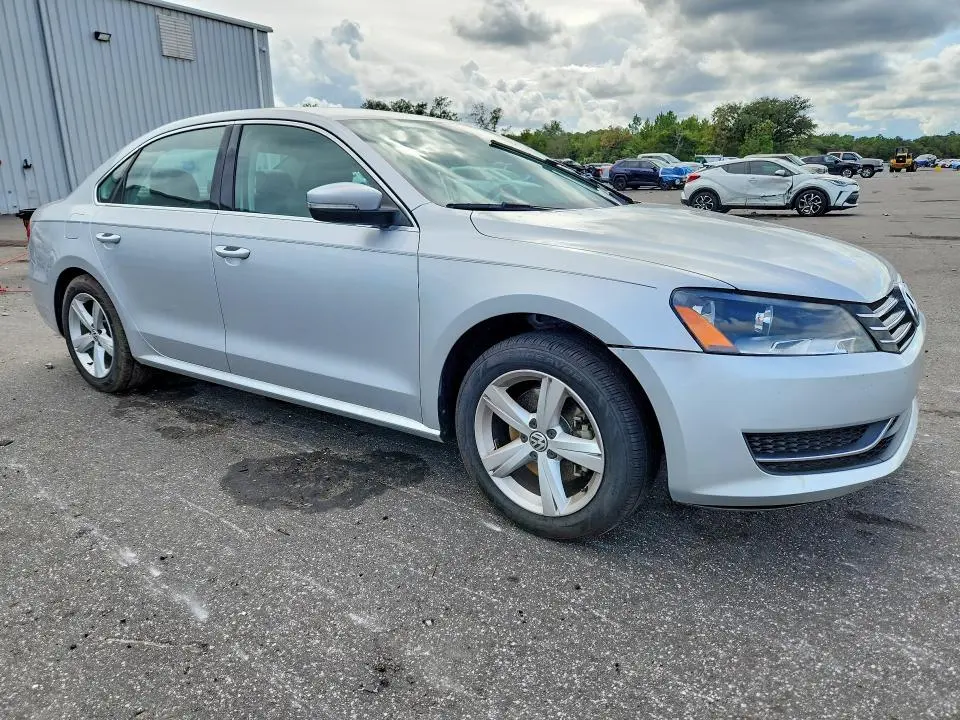 2014 VOLKSWAGEN PASSAT SE  