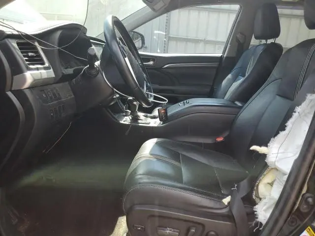 2017 TOYOTA HIGHLANDER SE  