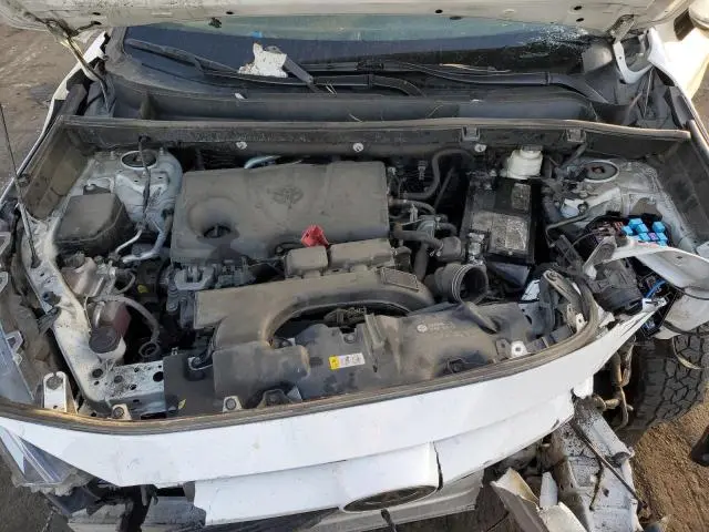 2021 TOYOTA RAV4 XLE  