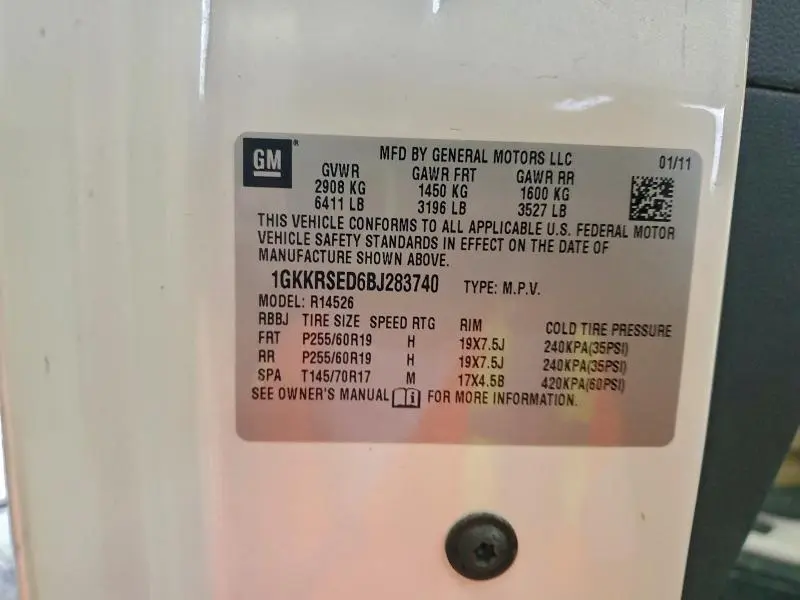 2011 GMC ACADIA SLT-2  