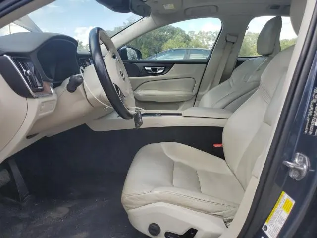 2021 VOLVO S60 T6 MOMENTUM  