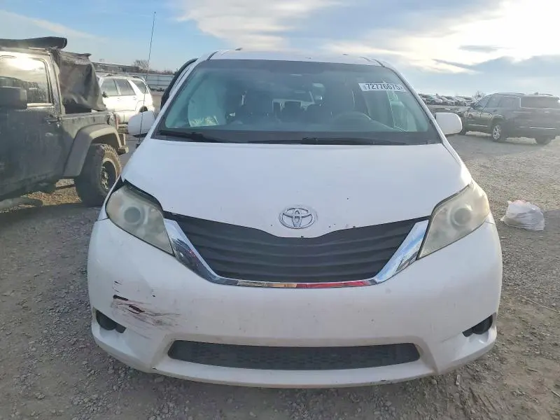 2012 TOYOTA SIENNA LE  