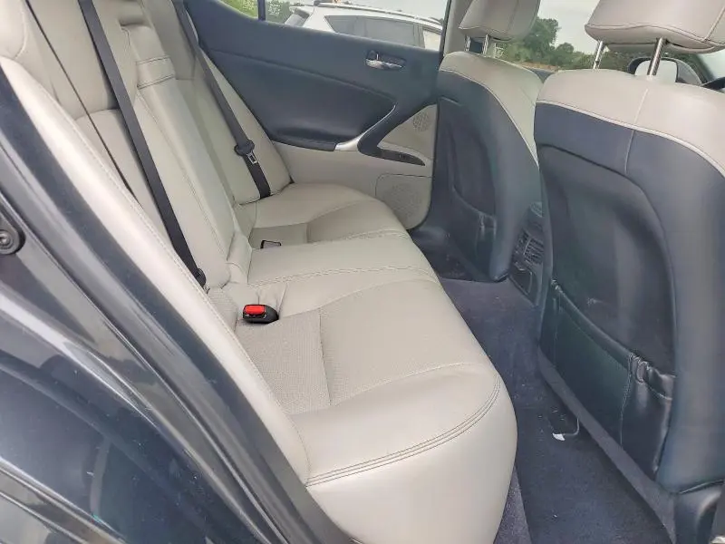 2011 LEXUS IS 350  