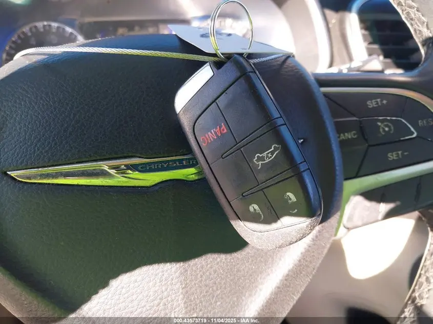 2017 CHRYSLER 200 LIMITED PLATINUM
