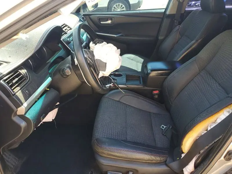 2015 TOYOTA CAMRY SE  