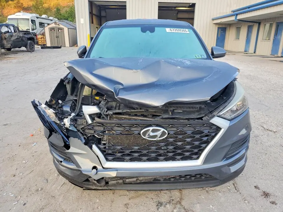 2019 HYUNDAI TUCSON SE  