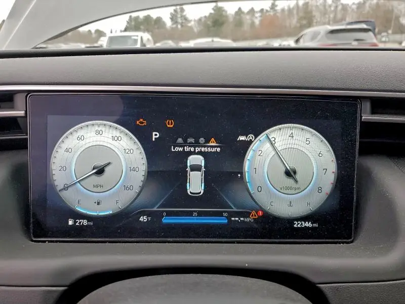 2024 HYUNDAI TUCSON SE  