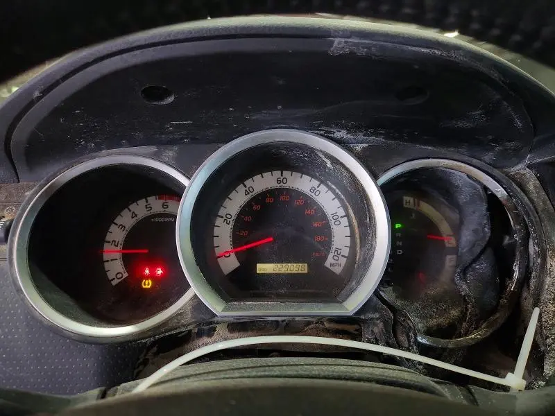 2015 TOYOTA TACOMA BASE  