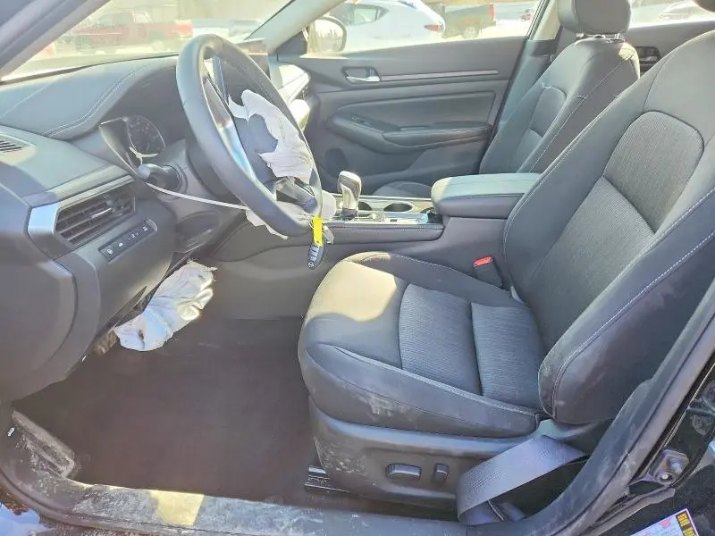 2024 NISSAN ALTIMA SV  