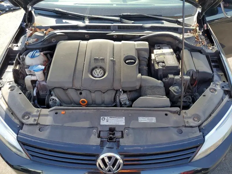 2012 VOLKSWAGEN JETTA SE  