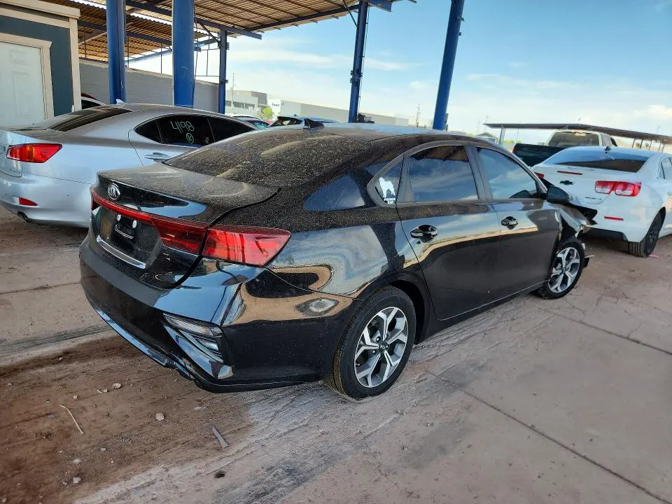 2021 KIA FORTE LXS  