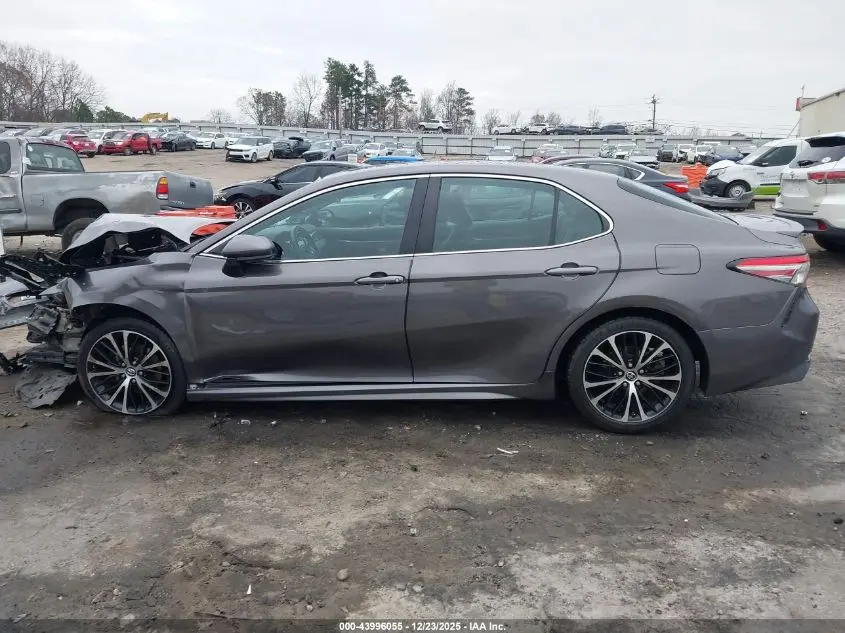 2018 TOYOTA CAMRY SE