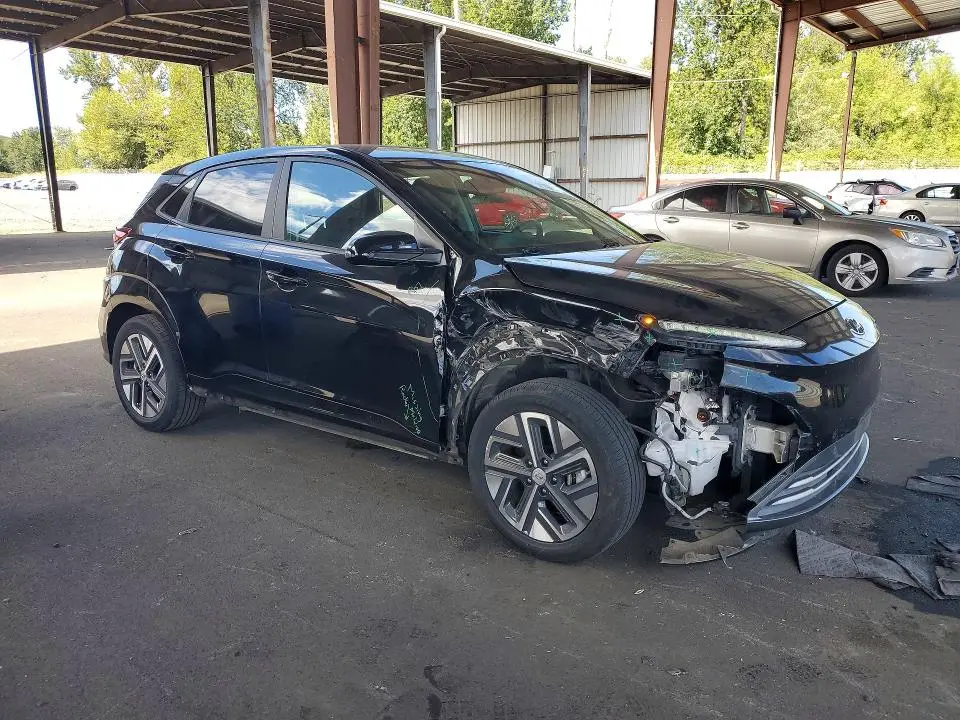 2023 HYUNDAI KONA SE  