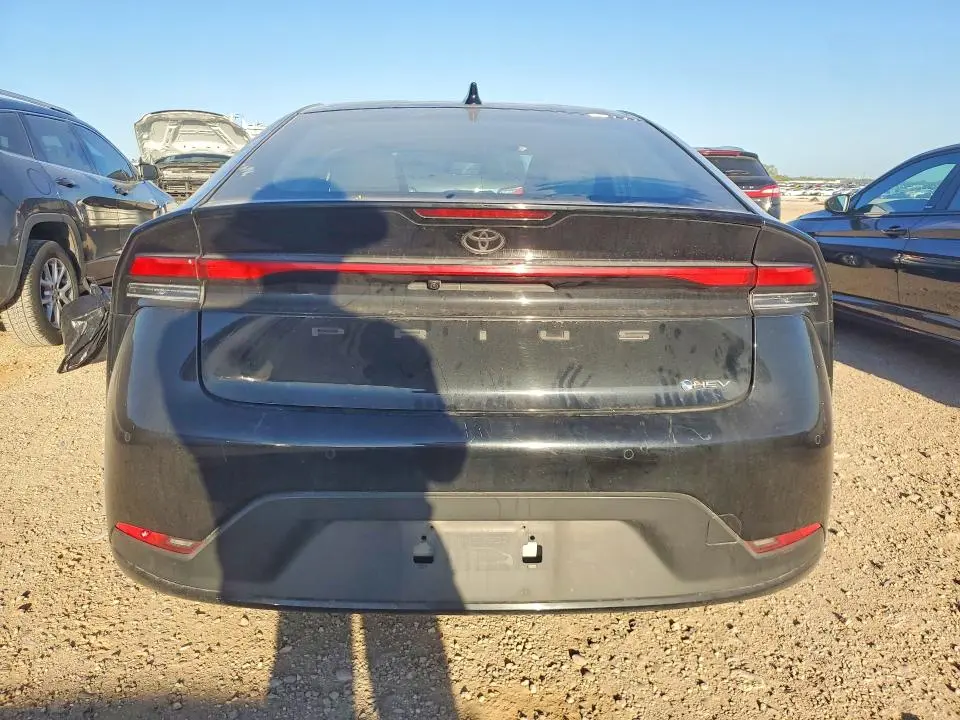 2024 TOYOTA PRIUS LE  