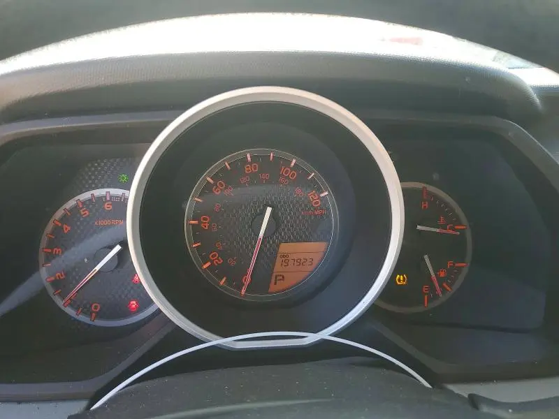 2011 TOYOTA 4RUNNER SR5  