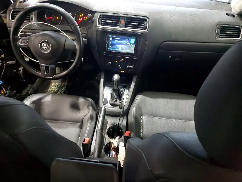 2012 VOLKSWAGEN JETTA SE  
