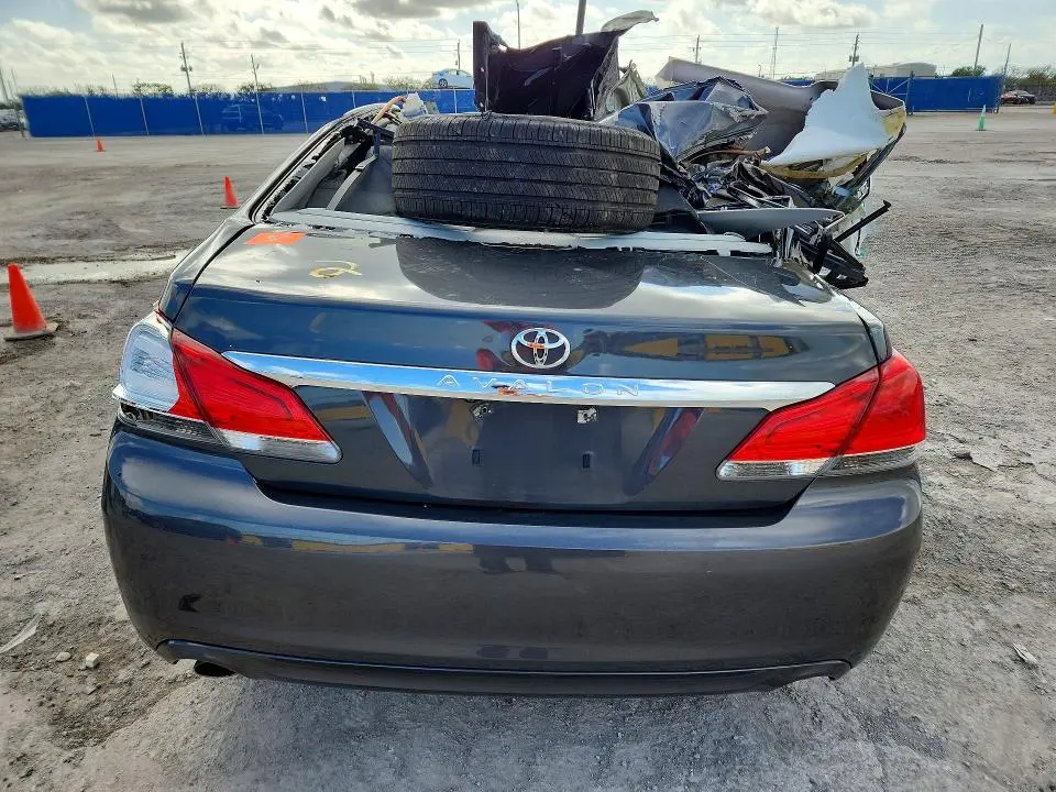 2011 TOYOTA AVALON LIMITED  