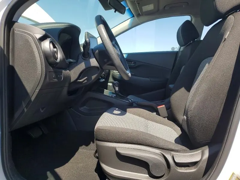 2022 HYUNDAI KONA SE  