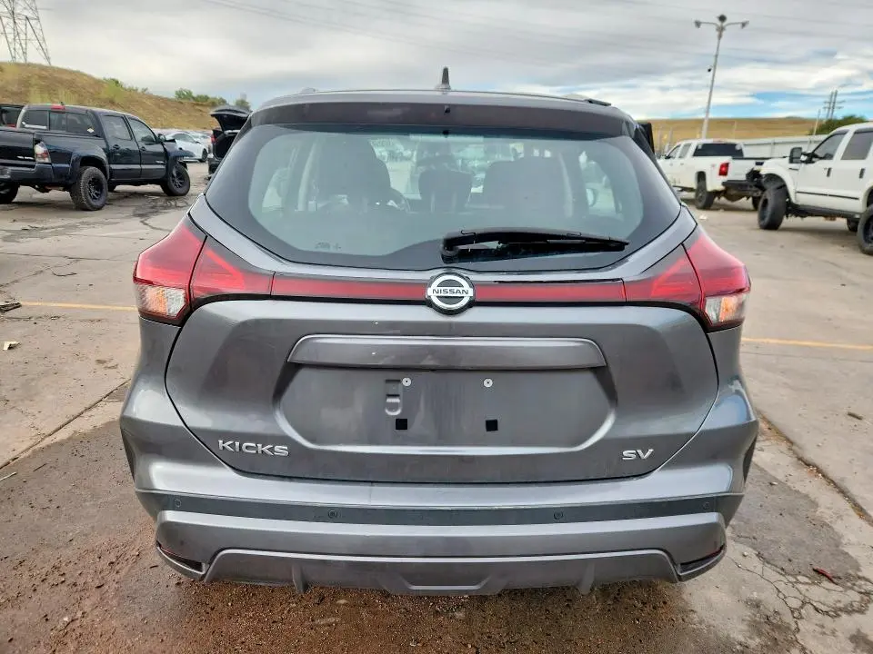 2021 NISSAN KICKS SV  