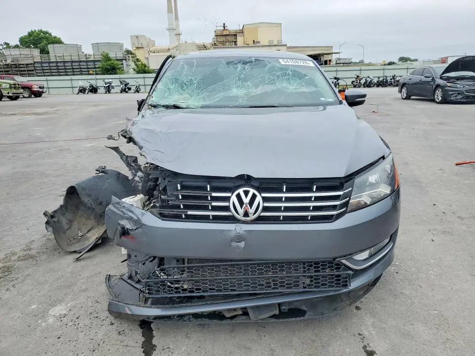 2013 VOLKSWAGEN PASSAT SEL  