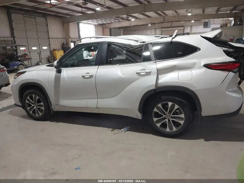 2023 TOYOTA HIGHLANDER HYBRID XLE