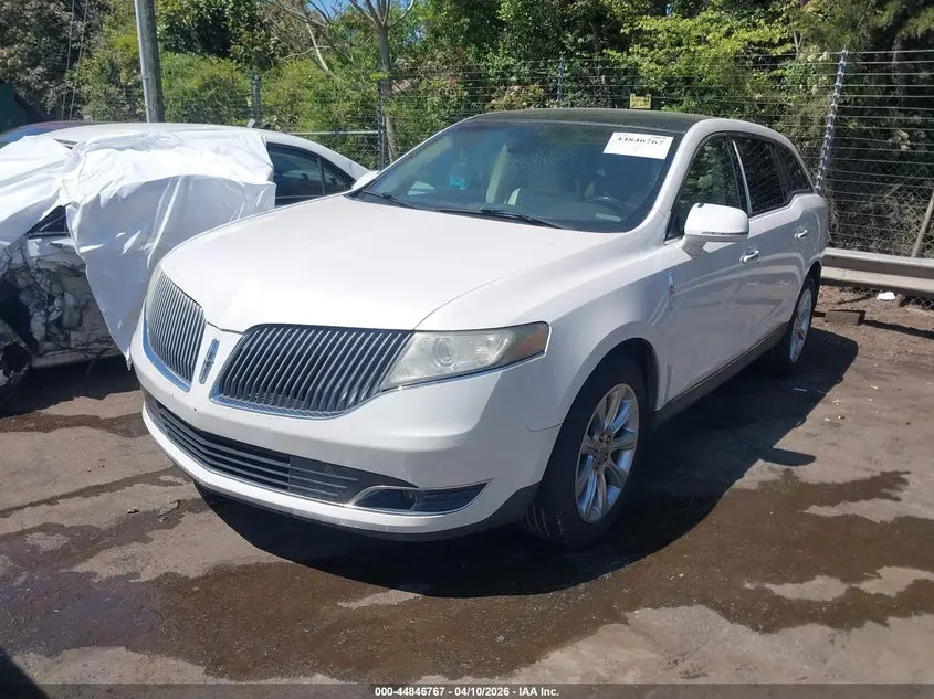 2013 LINCOLN MKT  