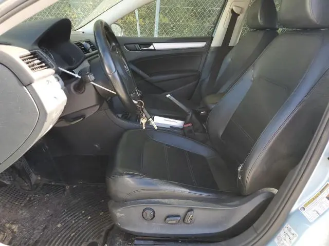 2012 VOLKSWAGEN PASSAT SE  