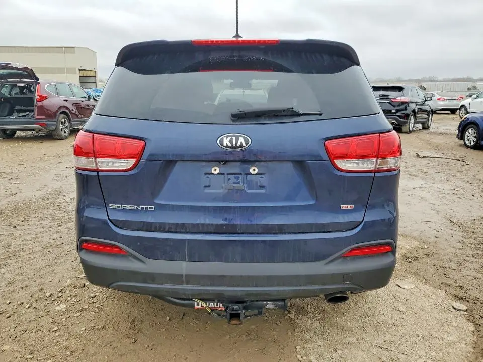 2017 KIA SORENTO LX  