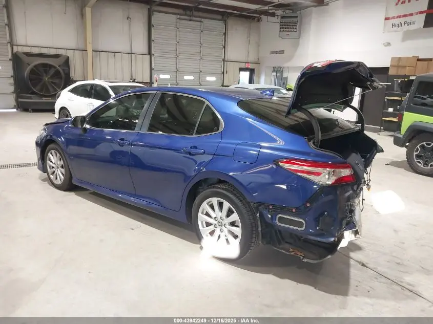 2018 TOYOTA CAMRY LE