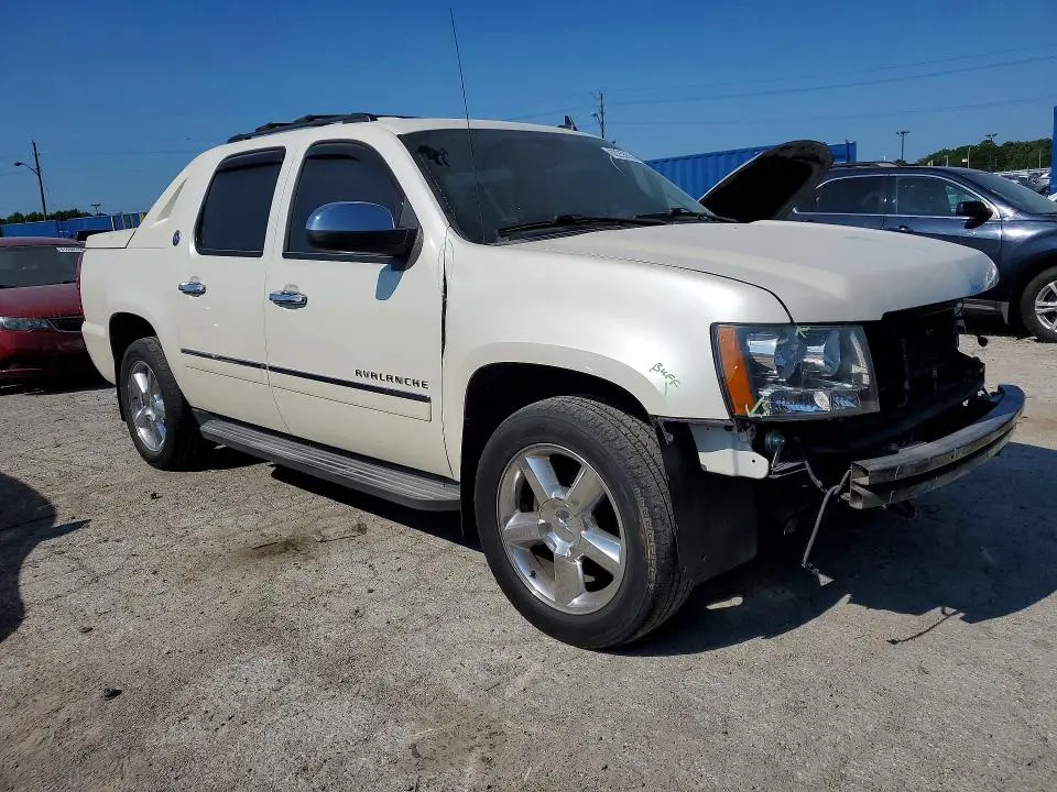 2013 CHEVROLET AVALANCHE LTZ  