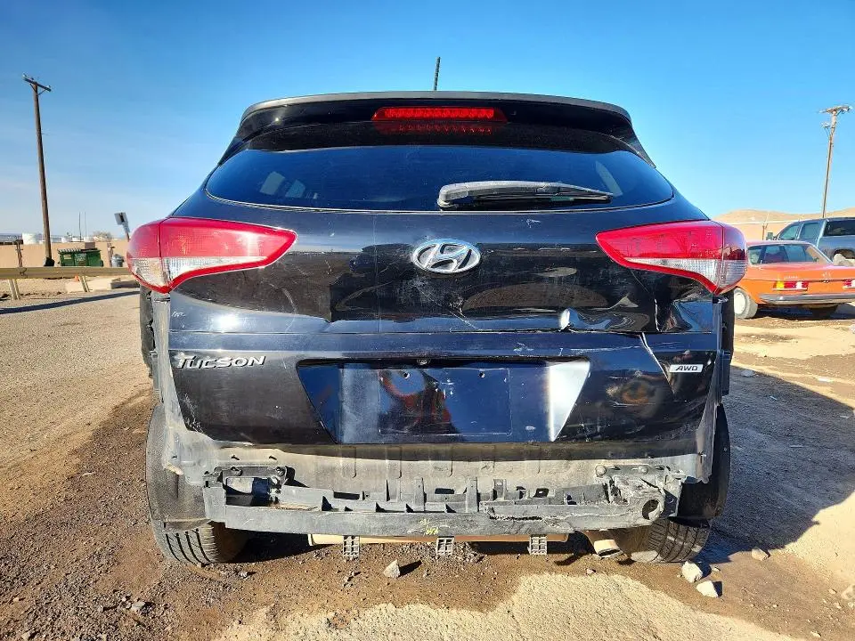 2018 HYUNDAI TUCSON SE  