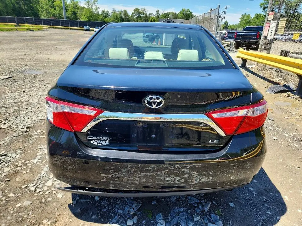 2016 TOYOTA CAMRY LE  