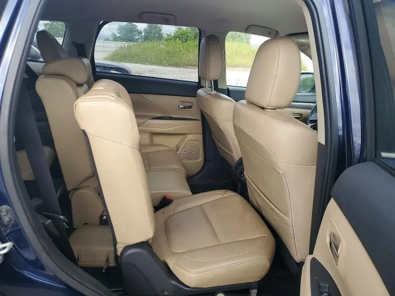 2020 MITSUBISHI OUTLANDER SE  