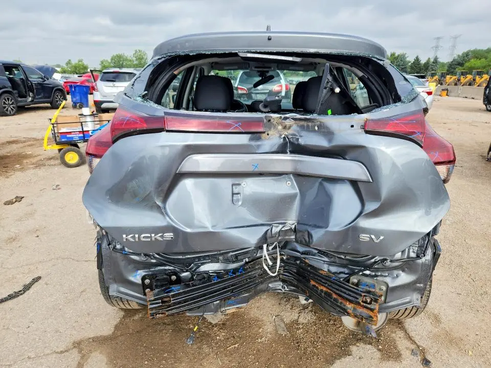2024 NISSAN KICKS SV  